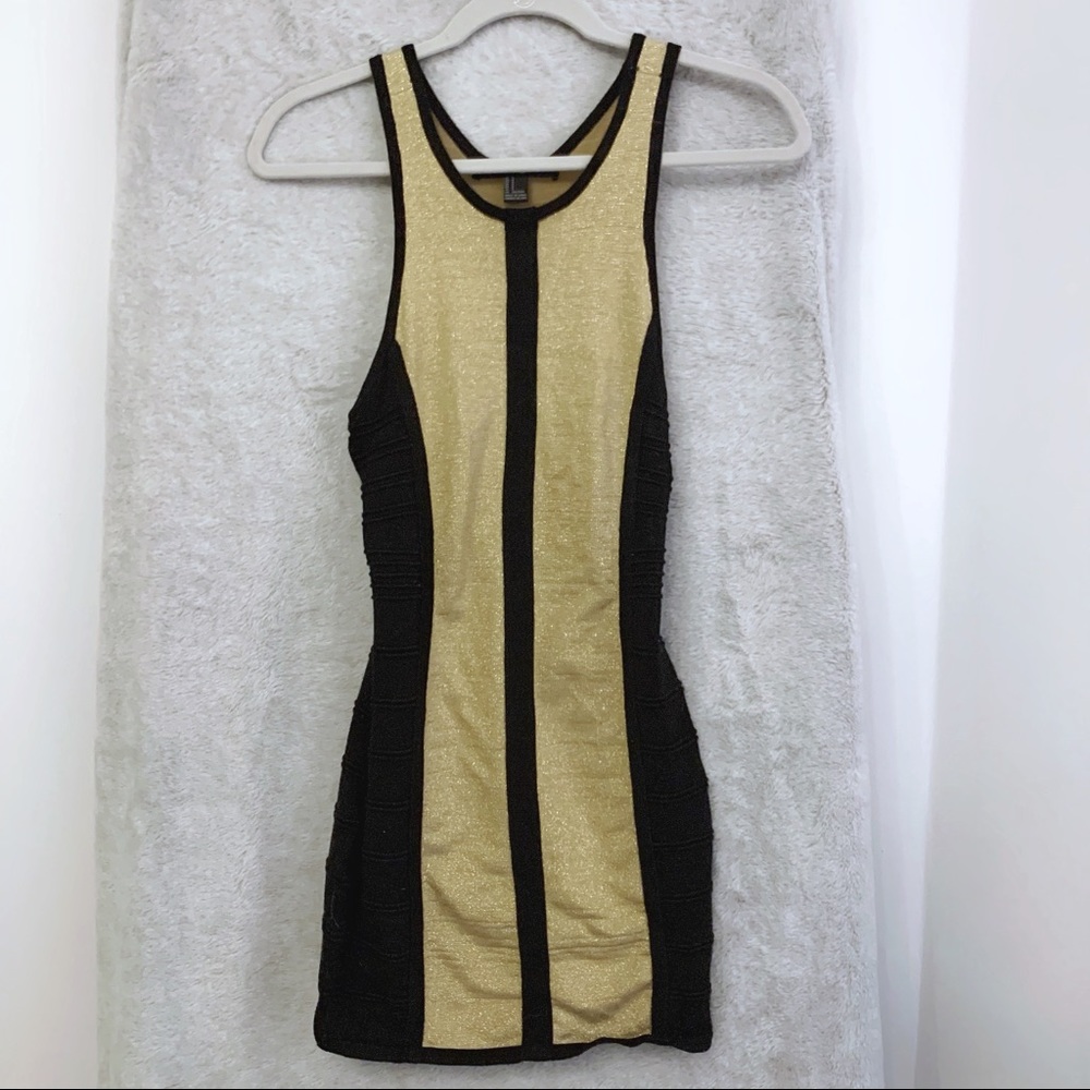 ✨Like New✨ 2/$20 Black and Gold Slimming Dress